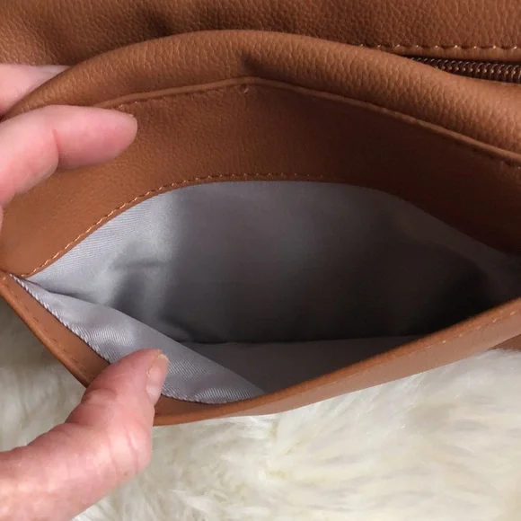 Thirty One Brown Vegan Leather Crossbody Brass Hardware - Picture 7 of 11